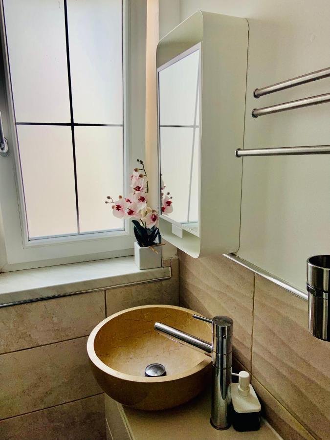 Beautiful Self Contained Studio Londres